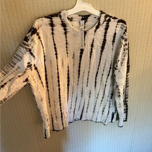 Lululemon Athletica Black and White Tie-Dye Sweater